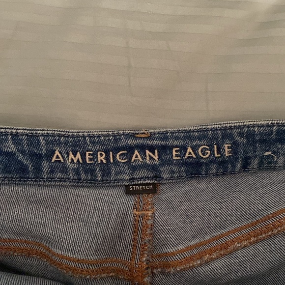 Slightly distressed light-wash mom jeans from American Eagle size 16. - Picture 5 of 5